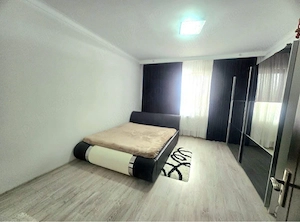 Casă de vanzare- cu spatiu comercial si 7.773  teren - imagine 2