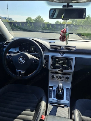 Volkswagen Passat B7 Sedan 2.0 TDI DSG   an 2013 - imagine 5