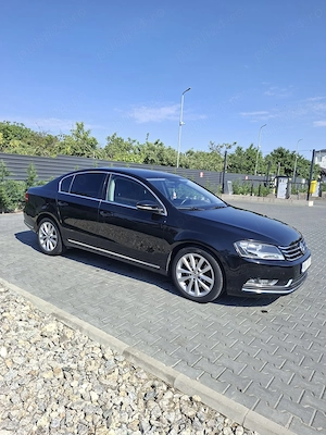Volkswagen Passat B7 Sedan 2.0 TDI DSG   an 2013 - imagine 3