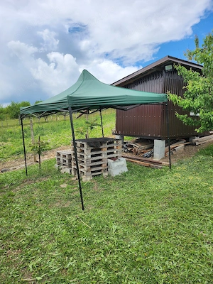 Pavilion cu structura metalica de 3 3 m