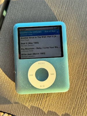 Apple iPod Nano 3rd Generation MB249LL