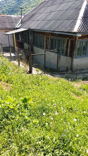 Vând casa zona liniștită  - imagine 9