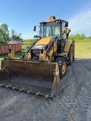Vând buldoexcavator Caterpillar 428, achiziționat nou prin Bergerat Monnoyeur  - imagine 5