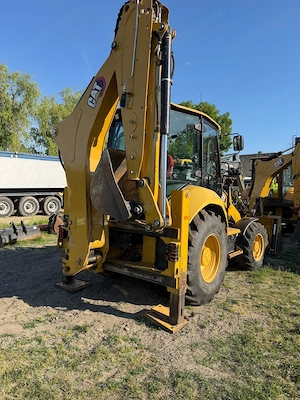 Vând buldoexcavator Caterpillar 428, achiziționat nou prin Bergerat Monnoyeur  - imagine 4
