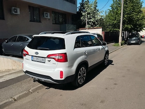 Kia Sorento 2.2 CRDI   Automata   4x4   7 locuri - imagine 4