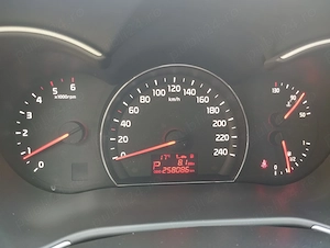 Kia Sorento 2.2 CRDI   Automata   4x4   7 locuri - imagine 8