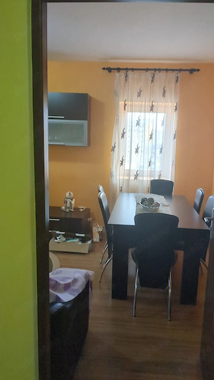 Proprietar vind apartament cu trei camere  - imagine 2