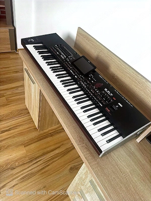 VAND  Korg Pa 4 x 76  Key ca Noua! Husa + doua pedale sustein și expresie