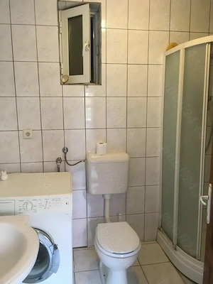 Proprietar inchiriez apartament 2 camere la casa 60 mp in zona Fratelia  - imagine 5