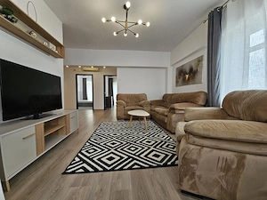 Apartament 4 camere intersectia Dacia (blocul turn cu bioclinica) - imagine 4