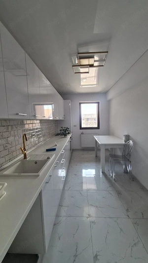 Închiriez camera într-un apartament  - imagine 7