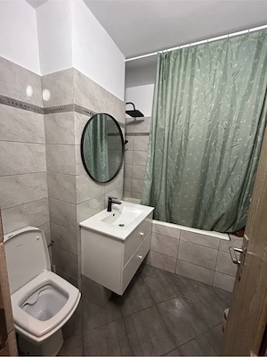 Inchiriez apartament spatios zona ultracentrala - imagine 9