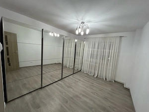 Inchiriez apartament spatios zona ultracentrala - imagine 4