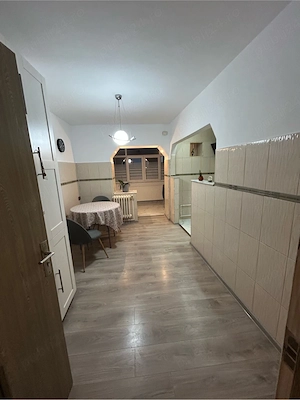 Inchiriez apartament spatios zona ultracentrala - imagine 8