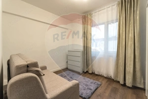 DE INCHIRIAT ap 3 camere- zona Cerna/ Tractorul! - imagine 11