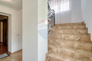 Casă / Vilă cu 6 camere de vânzare în zona Bartolomeu - imagine 5