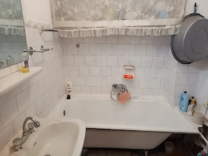 Vand apartament cu 2 camere la etajul 2,