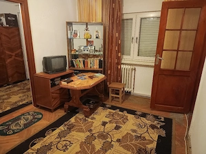 Vand apartament cu 2 camere la etajul 2,