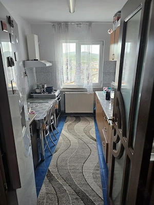 Vând apartament 2 camere Reșița