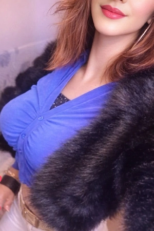 Buna sunt ioana matura noua pe oras !!