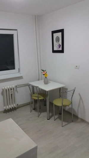 Inchiriez apartament renovat cu 2 camere decomandate - strada Paltinis - imagine 2