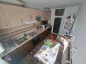 Vand apartament 2 camere - imagine 7