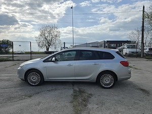 Opel Astra 1.4 benzina Euro 5 - imagine 2