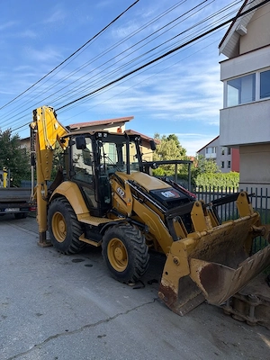 Angajam buldoexcavatorist si excavatorist