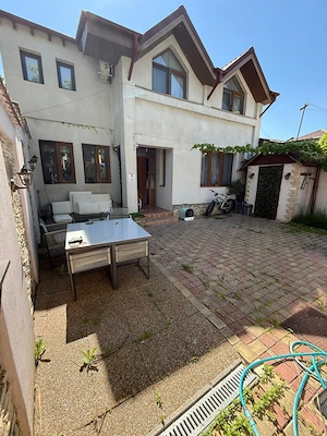 Casa-vila cocheta in Baneasa str. D. Gherea cu parcare in curte -comision 0-