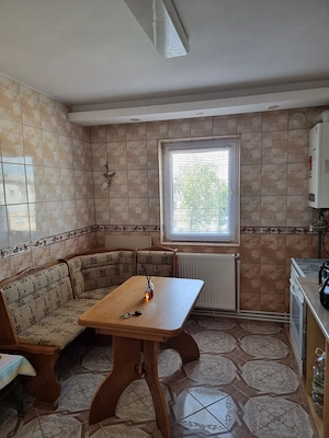 Apartament 3 camere de vanzare