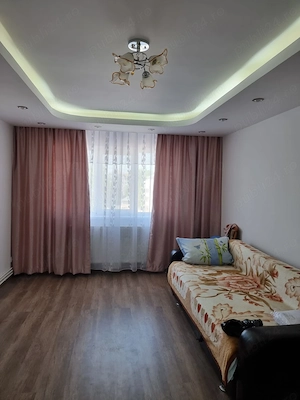 Apartament 3 camere de vanzare - imagine 2