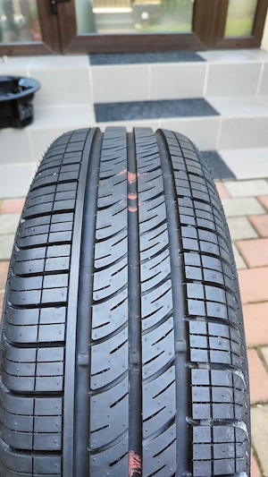 Roata noua pirelli cu tot cu acesorii 185 /65 R15 cric cheie de roti  - imagine 2