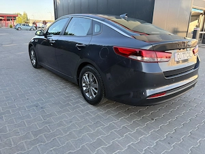 se vinde Kia Optima 1.7 DSL 6MT Classic - imagine 5