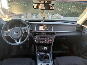 se vinde Kia Optima 1.7 DSL 6MT Classic - imagine 6