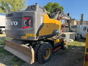 Vând excavator pe roți Volvo EW180E, achiziționat nou prin Ascendum Baumaschinen Austria în 2021. 44 - imagine 2