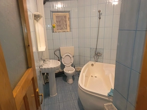 Închiriez apartament 2 camere 