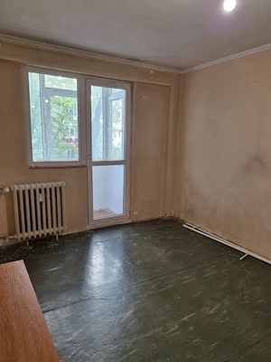 Vând apartament 2 camere strada Luica sector 4