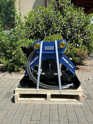 Placa compactoare   vibranta hidraulica Werner HC04 pentru buldoexcavator