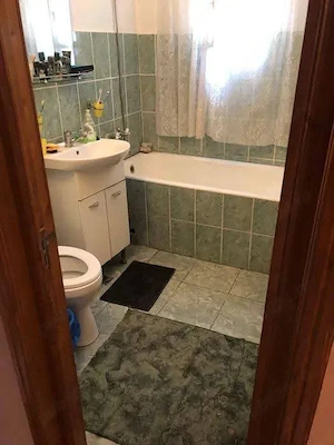 Apartament cu 4 camere zona Scoala 8 etaj 3 - imagine 9