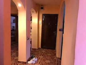 Apartament cu 4 camere zona Scoala 8 etaj 3 - imagine 4