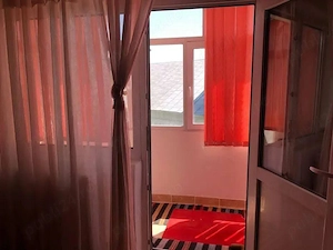 Apartament cu 4 camere zona Scoala 8 etaj 3 - imagine 6