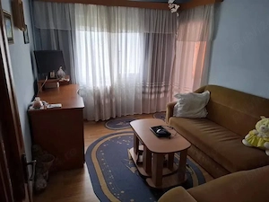 Apartament cu 4 camere zona Scoala 8 etaj 3 - imagine 5
