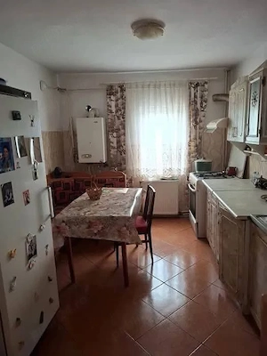 Apartament cu 4 camere zona Scoala 8 etaj 3 - imagine 8