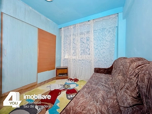 Apartament 3 camere în Ineu central ,spatios 93 mp,situat la parter  - imagine 2
