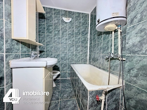Apartament 3 camere în Ineu central ,spatios 93 mp,situat la parter  - imagine 4