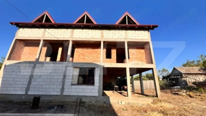 Doua case, spatiu comercial, casa tip pensiune Goicea Dolj  - imagine 13
