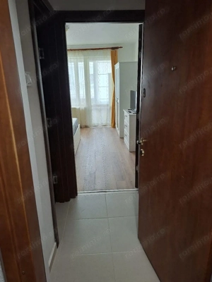 Inchiriez garsoniera vis a vis de Athenee Palace nou renovata - imagine 3