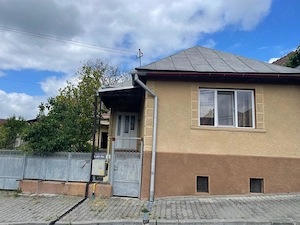Casă de vânzare cu 3 camere