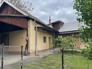 Casă de vânzare cu 3 camere - imagine 2