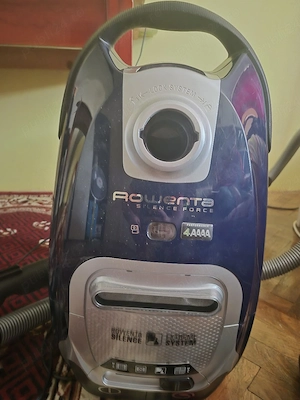 Aspirator Rowenta cu fir